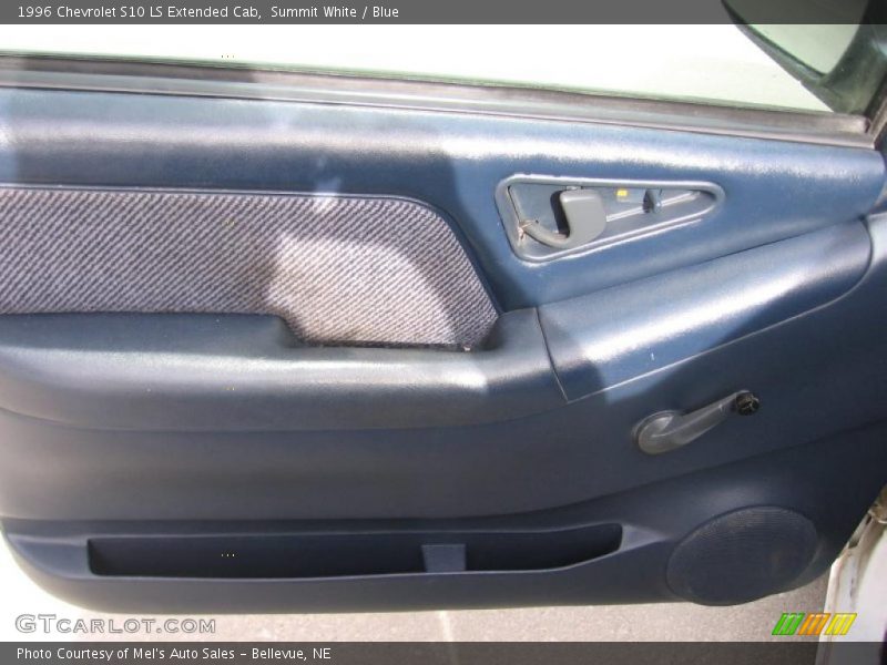 Summit White / Blue 1996 Chevrolet S10 LS Extended Cab