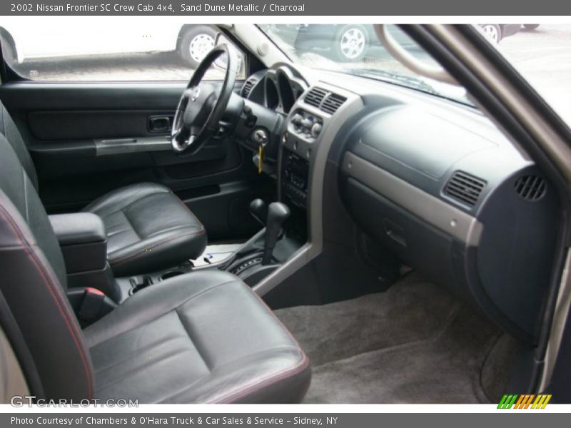 Sand Dune Metallic / Charcoal 2002 Nissan Frontier SC Crew Cab 4x4