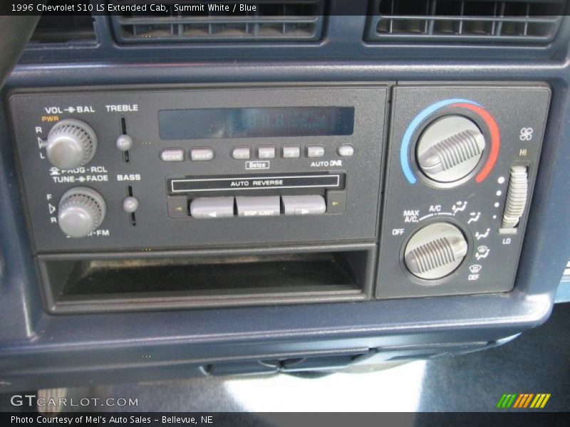 Summit White / Blue 1996 Chevrolet S10 LS Extended Cab