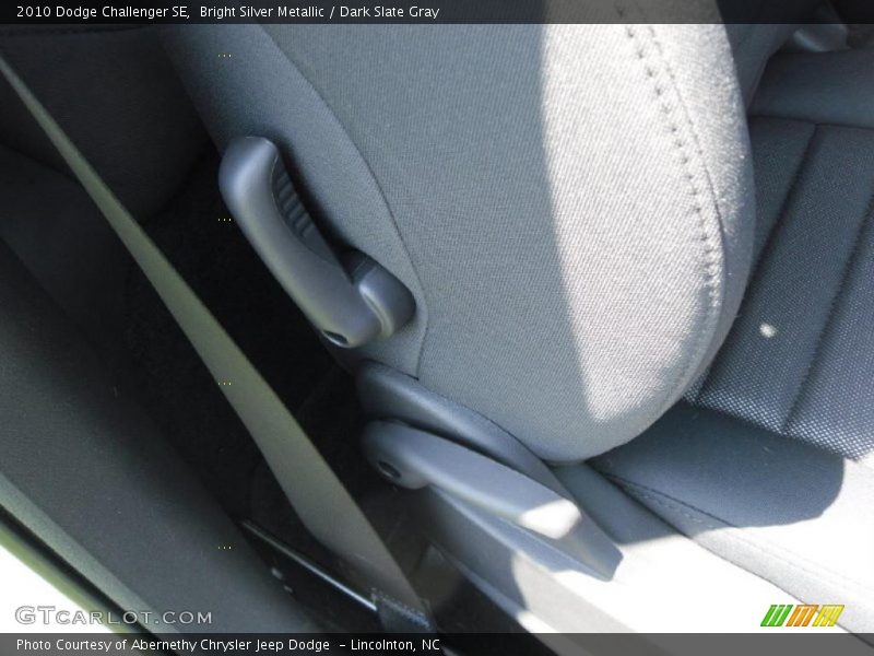 Bright Silver Metallic / Dark Slate Gray 2010 Dodge Challenger SE