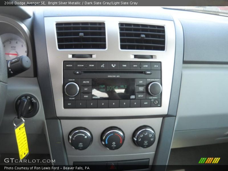 Bright Silver Metallic / Dark Slate Gray/Light Slate Gray 2008 Dodge Avenger SE