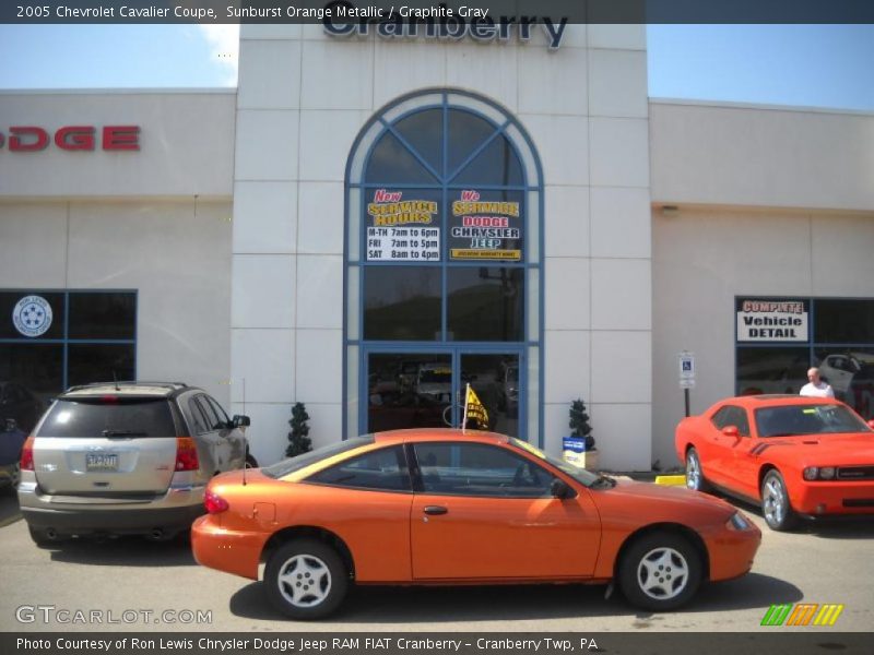 Sunburst Orange Metallic / Graphite Gray 2005 Chevrolet Cavalier Coupe