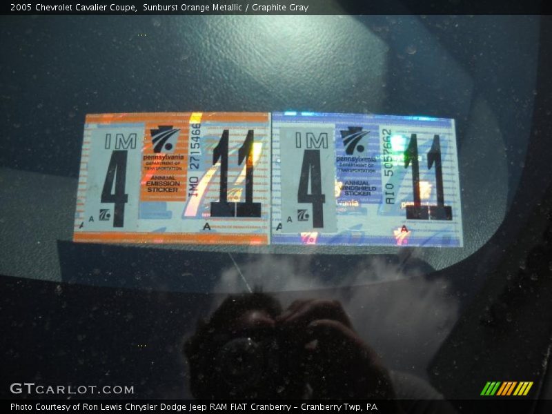 Sunburst Orange Metallic / Graphite Gray 2005 Chevrolet Cavalier Coupe
