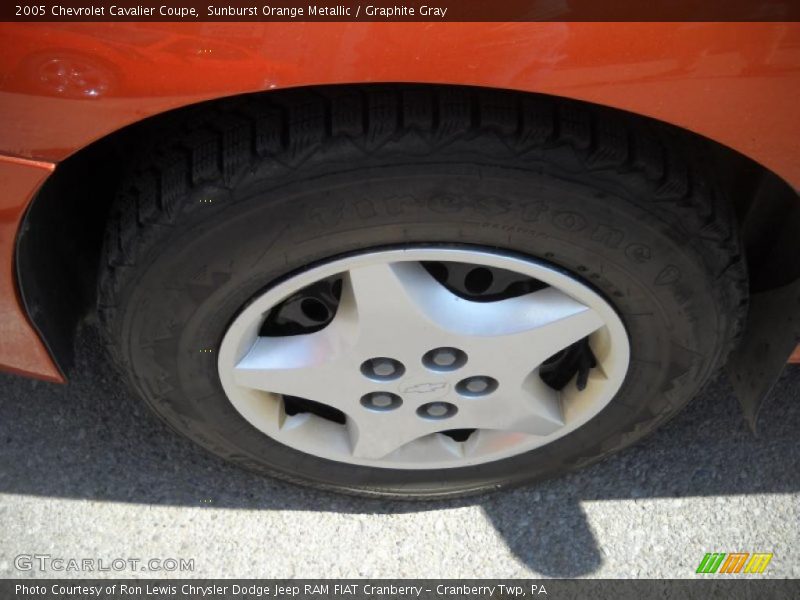 Sunburst Orange Metallic / Graphite Gray 2005 Chevrolet Cavalier Coupe