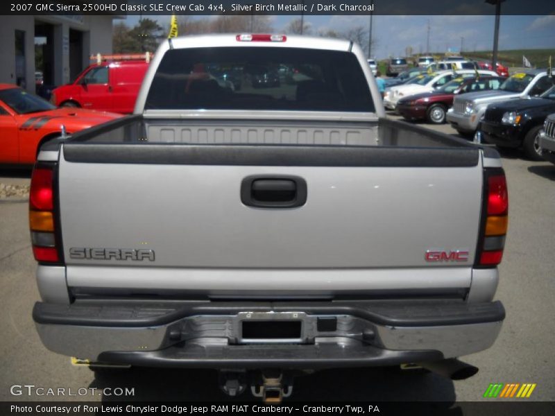 Silver Birch Metallic / Dark Charcoal 2007 GMC Sierra 2500HD Classic SLE Crew Cab 4x4