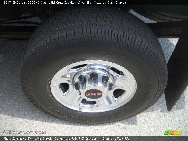 Silver Birch Metallic / Dark Charcoal 2007 GMC Sierra 2500HD Classic SLE Crew Cab 4x4