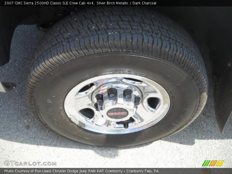 Silver Birch Metallic / Dark Charcoal 2007 GMC Sierra 2500HD Classic SLE Crew Cab 4x4