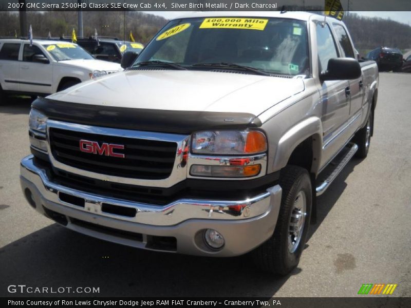 Silver Birch Metallic / Dark Charcoal 2007 GMC Sierra 2500HD Classic SLE Crew Cab 4x4