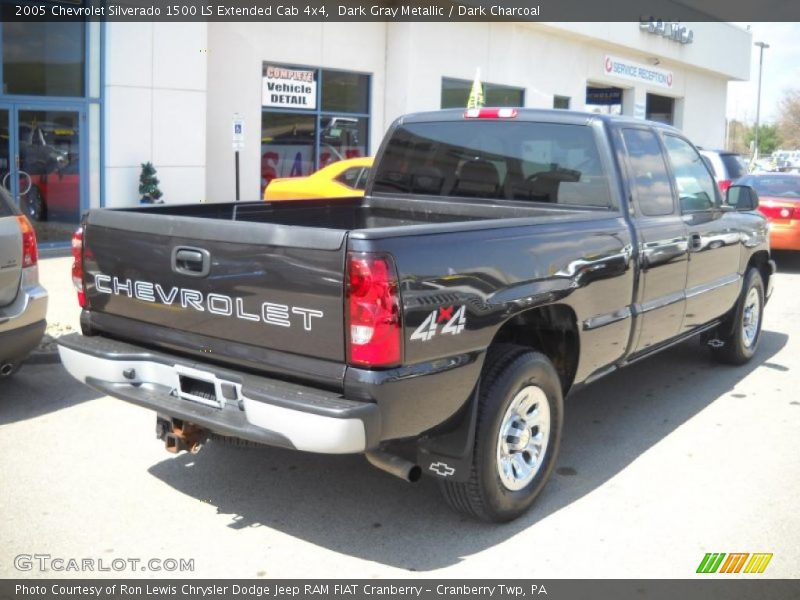 Dark Gray Metallic / Dark Charcoal 2005 Chevrolet Silverado 1500 LS Extended Cab 4x4