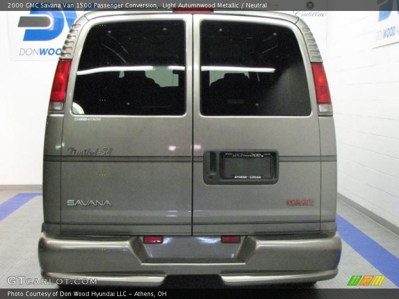 Light Autumnwood Metallic / Neutral 2000 GMC Savana Van 1500 Passenger Conversion