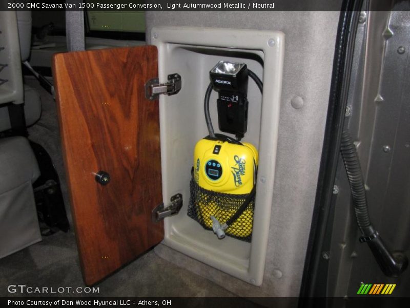 Light Autumnwood Metallic / Neutral 2000 GMC Savana Van 1500 Passenger Conversion