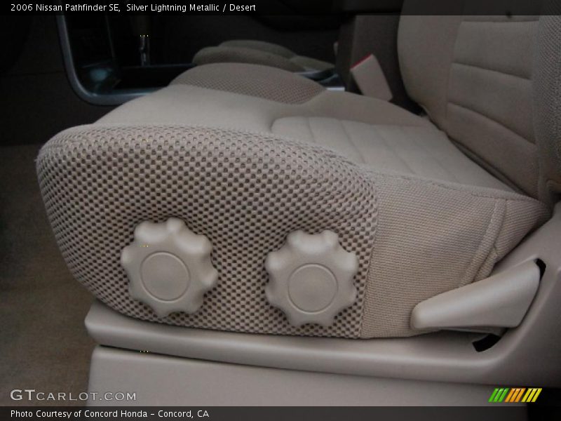 Silver Lightning Metallic / Desert 2006 Nissan Pathfinder SE