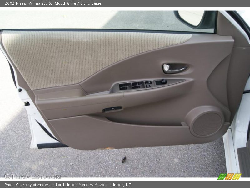 Cloud White / Blond Beige 2002 Nissan Altima 2.5 S