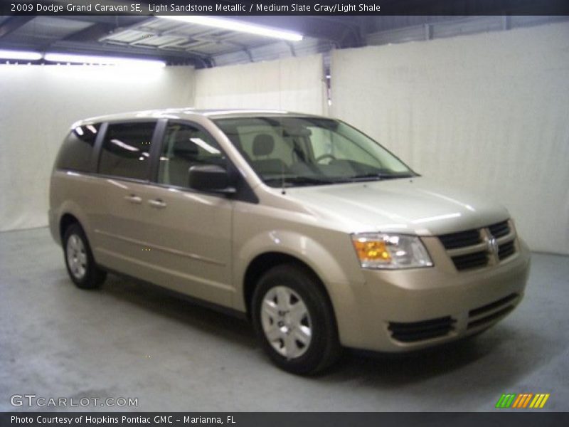 Light Sandstone Metallic / Medium Slate Gray/Light Shale 2009 Dodge Grand Caravan SE