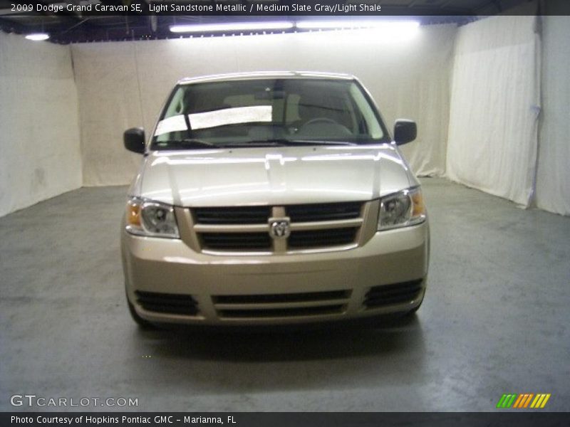 Light Sandstone Metallic / Medium Slate Gray/Light Shale 2009 Dodge Grand Caravan SE