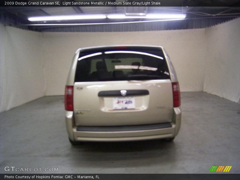 Light Sandstone Metallic / Medium Slate Gray/Light Shale 2009 Dodge Grand Caravan SE