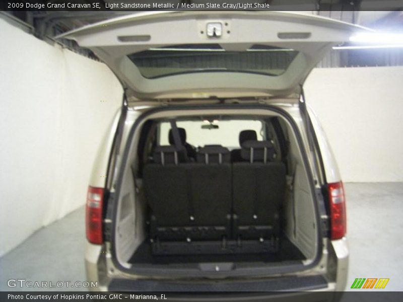 Light Sandstone Metallic / Medium Slate Gray/Light Shale 2009 Dodge Grand Caravan SE