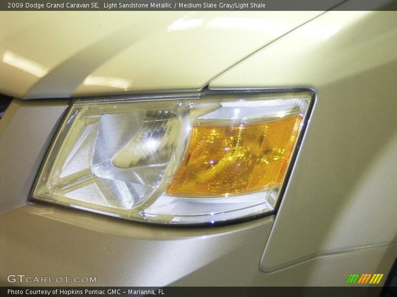 Light Sandstone Metallic / Medium Slate Gray/Light Shale 2009 Dodge Grand Caravan SE