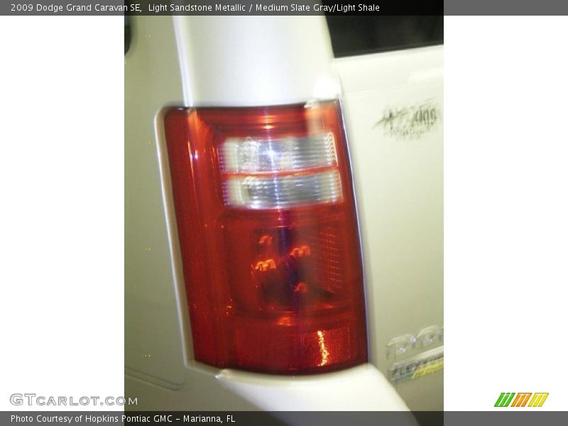 Light Sandstone Metallic / Medium Slate Gray/Light Shale 2009 Dodge Grand Caravan SE