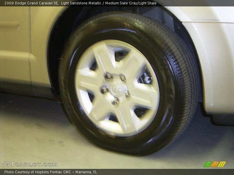 Light Sandstone Metallic / Medium Slate Gray/Light Shale 2009 Dodge Grand Caravan SE