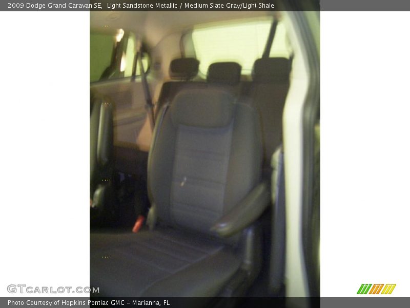 Light Sandstone Metallic / Medium Slate Gray/Light Shale 2009 Dodge Grand Caravan SE