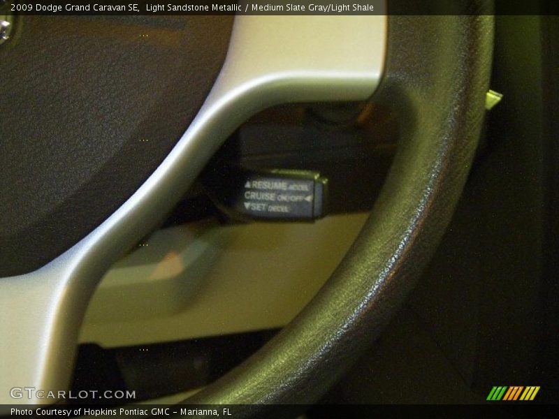 Light Sandstone Metallic / Medium Slate Gray/Light Shale 2009 Dodge Grand Caravan SE