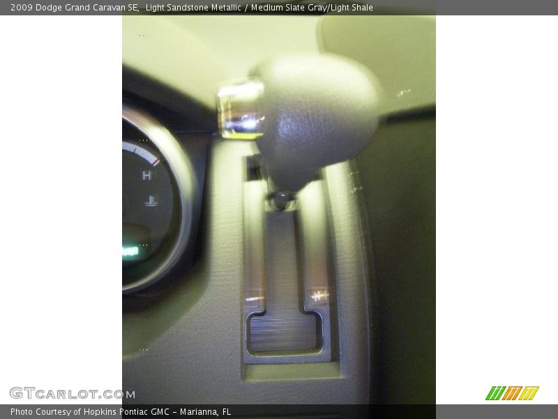 Light Sandstone Metallic / Medium Slate Gray/Light Shale 2009 Dodge Grand Caravan SE