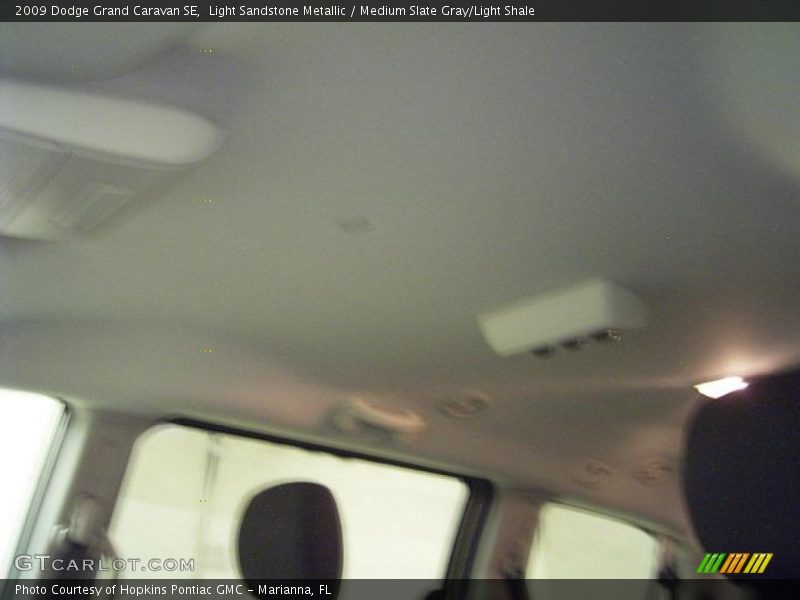 Light Sandstone Metallic / Medium Slate Gray/Light Shale 2009 Dodge Grand Caravan SE