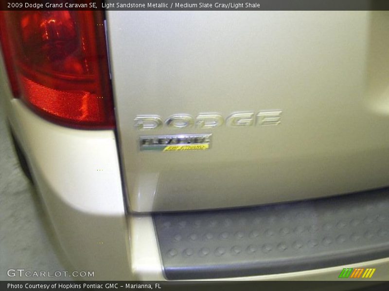 Light Sandstone Metallic / Medium Slate Gray/Light Shale 2009 Dodge Grand Caravan SE