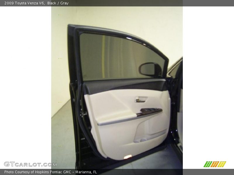 Black / Gray 2009 Toyota Venza V6
