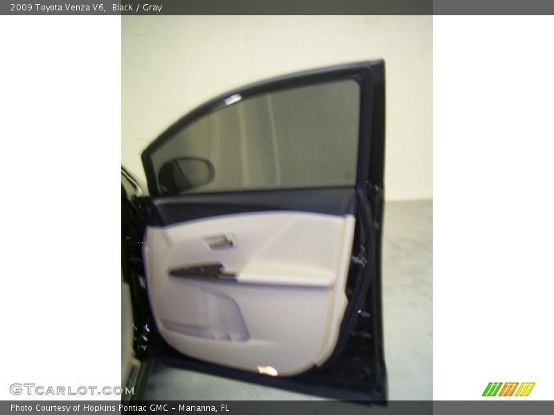 Black / Gray 2009 Toyota Venza V6