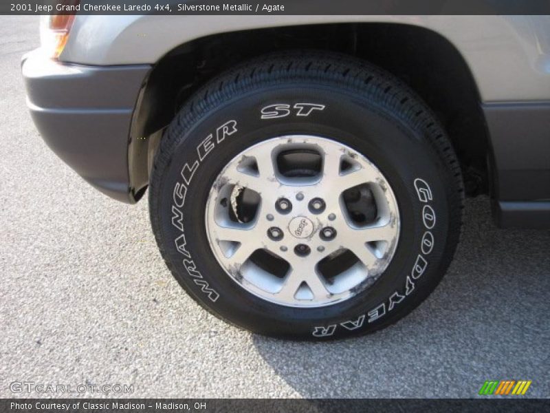 Silverstone Metallic / Agate 2001 Jeep Grand Cherokee Laredo 4x4