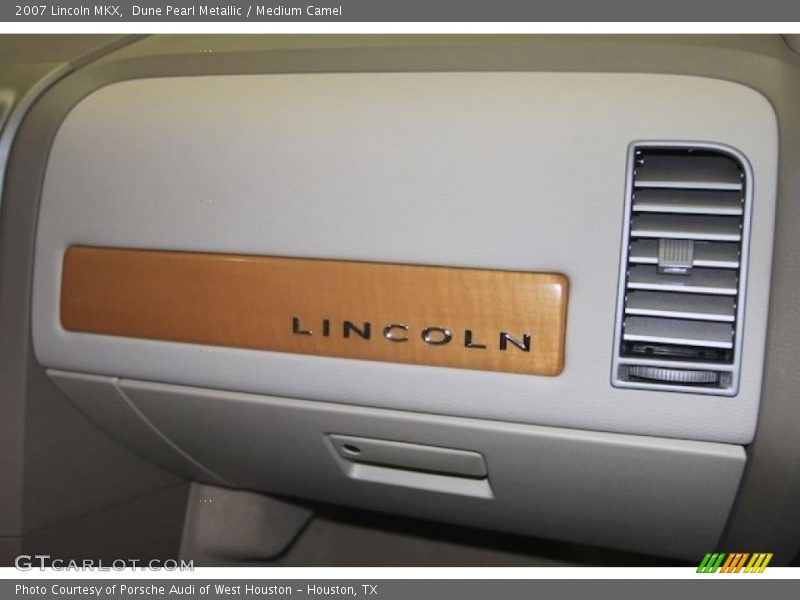 Dune Pearl Metallic / Medium Camel 2007 Lincoln MKX