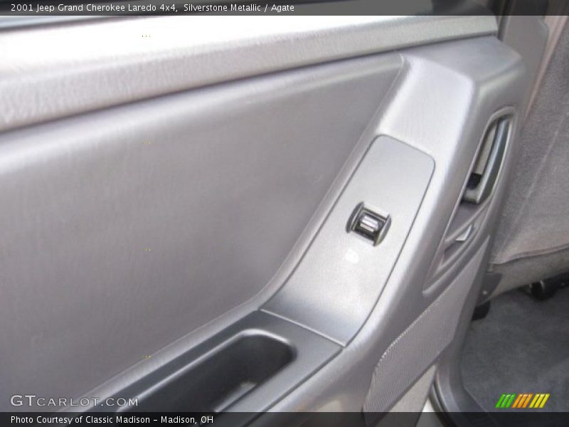 Silverstone Metallic / Agate 2001 Jeep Grand Cherokee Laredo 4x4