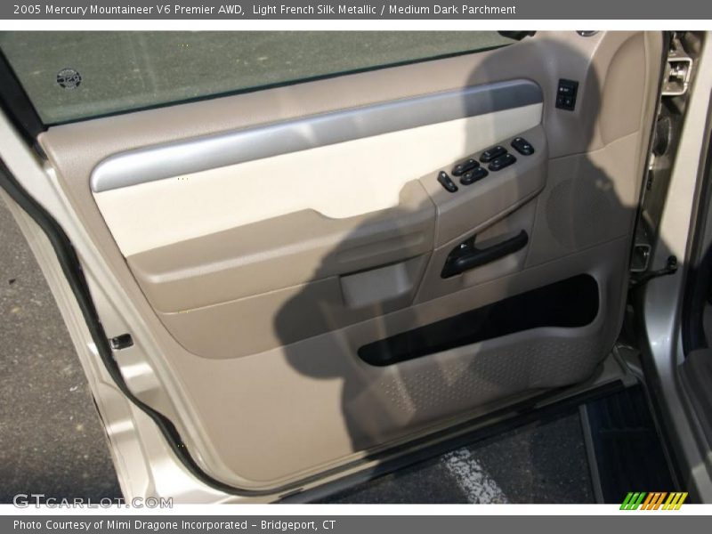 Light French Silk Metallic / Medium Dark Parchment 2005 Mercury Mountaineer V6 Premier AWD