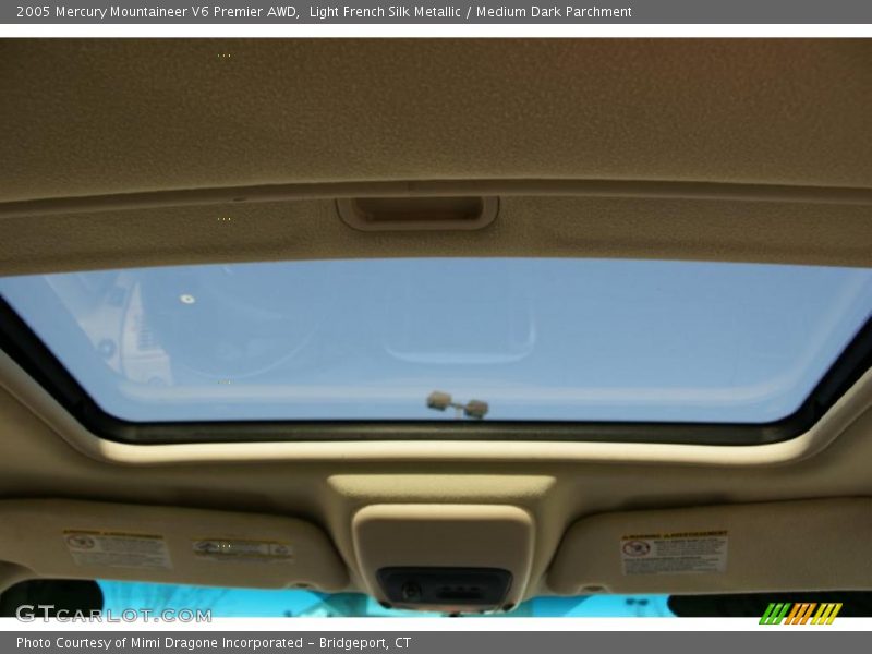 Light French Silk Metallic / Medium Dark Parchment 2005 Mercury Mountaineer V6 Premier AWD