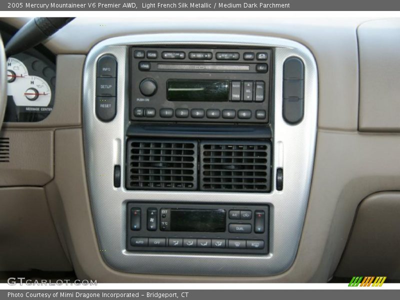 Light French Silk Metallic / Medium Dark Parchment 2005 Mercury Mountaineer V6 Premier AWD