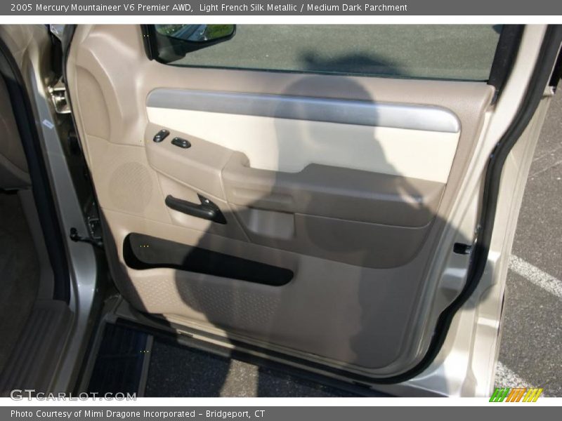 Light French Silk Metallic / Medium Dark Parchment 2005 Mercury Mountaineer V6 Premier AWD