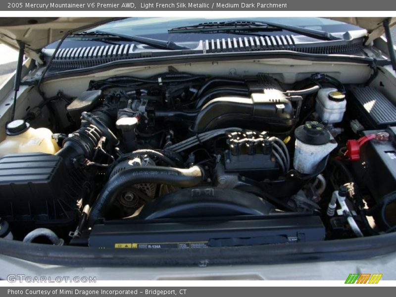 Light French Silk Metallic / Medium Dark Parchment 2005 Mercury Mountaineer V6 Premier AWD