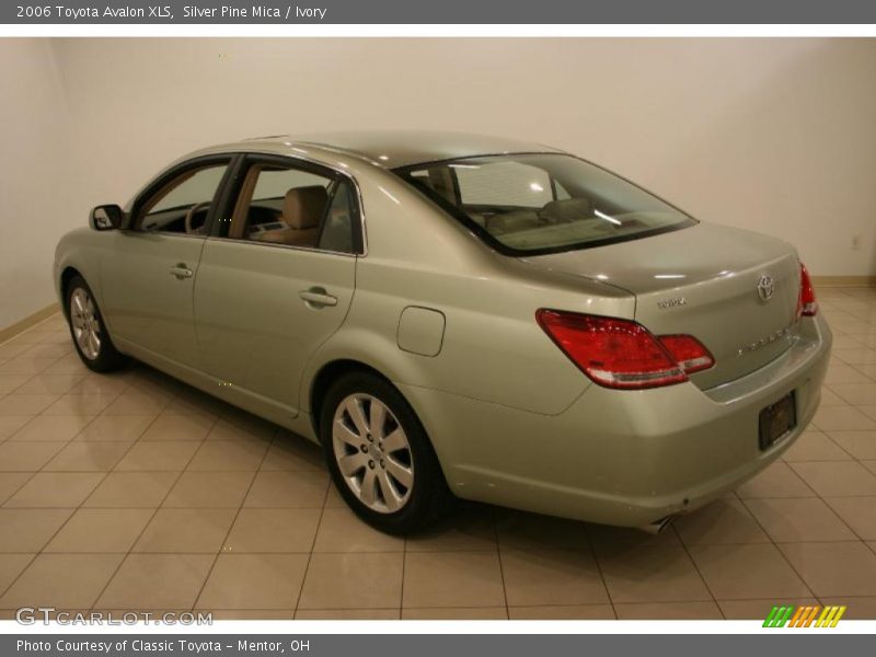 Silver Pine Mica / Ivory 2006 Toyota Avalon XLS