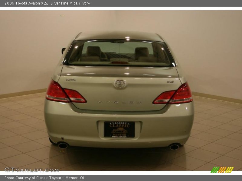 Silver Pine Mica / Ivory 2006 Toyota Avalon XLS