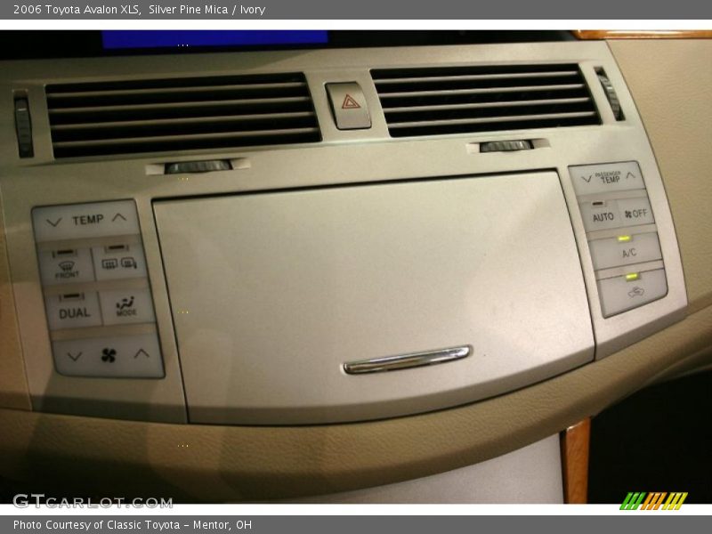 Silver Pine Mica / Ivory 2006 Toyota Avalon XLS