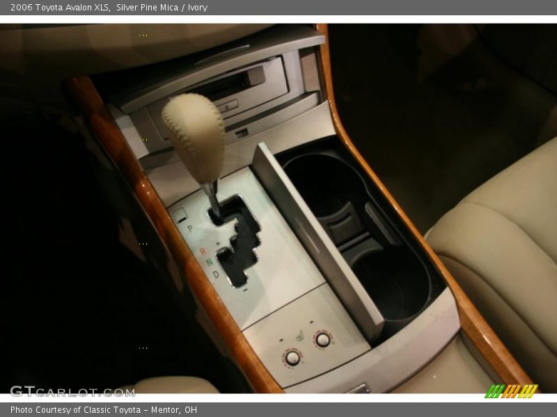 Silver Pine Mica / Ivory 2006 Toyota Avalon XLS