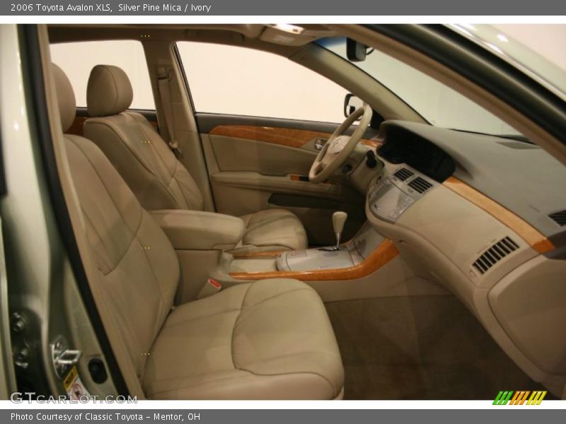 Silver Pine Mica / Ivory 2006 Toyota Avalon XLS