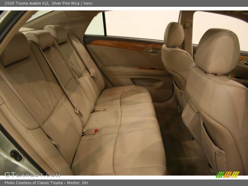 Silver Pine Mica / Ivory 2006 Toyota Avalon XLS