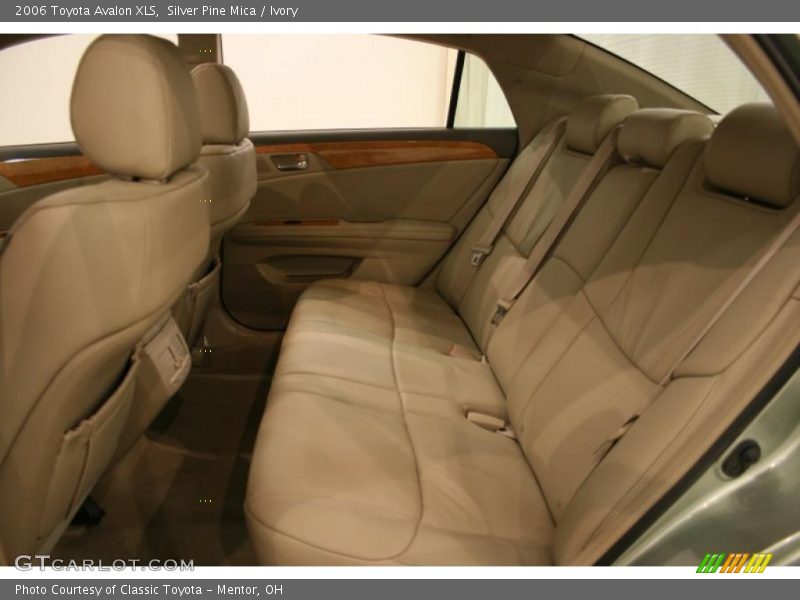 Silver Pine Mica / Ivory 2006 Toyota Avalon XLS