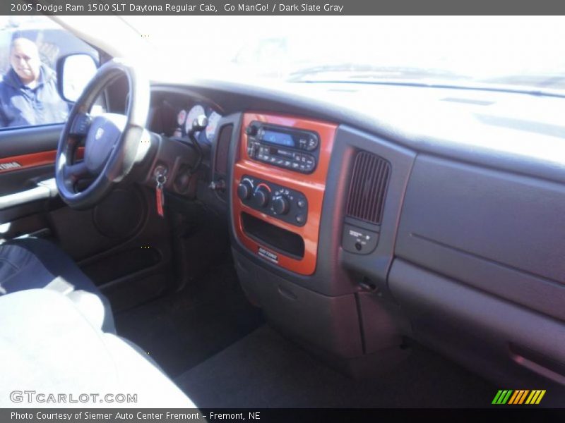 Go ManGo! / Dark Slate Gray 2005 Dodge Ram 1500 SLT Daytona Regular Cab