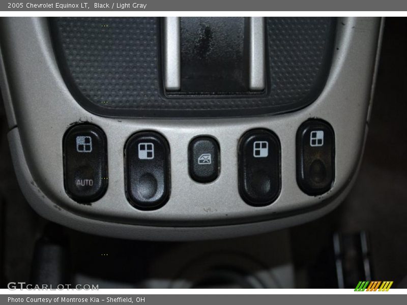 Black / Light Gray 2005 Chevrolet Equinox LT