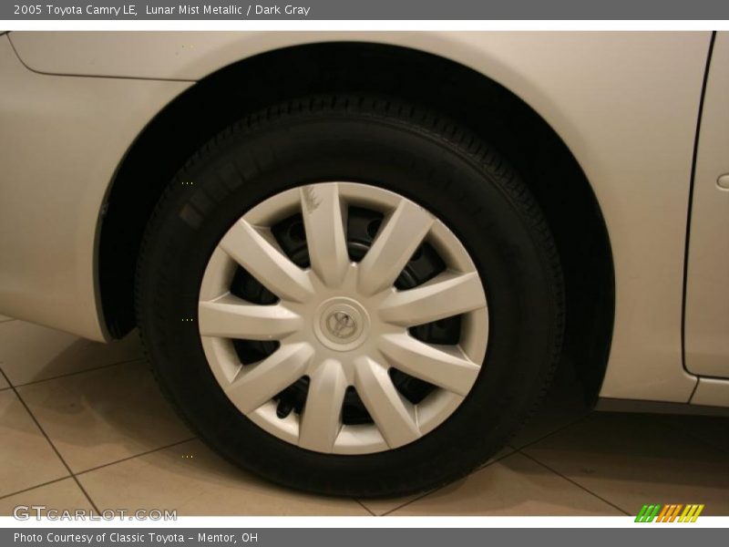 Lunar Mist Metallic / Dark Gray 2005 Toyota Camry LE