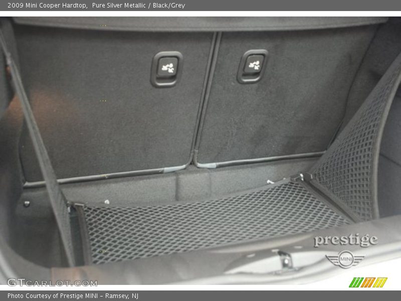 Pure Silver Metallic / Black/Grey 2009 Mini Cooper Hardtop